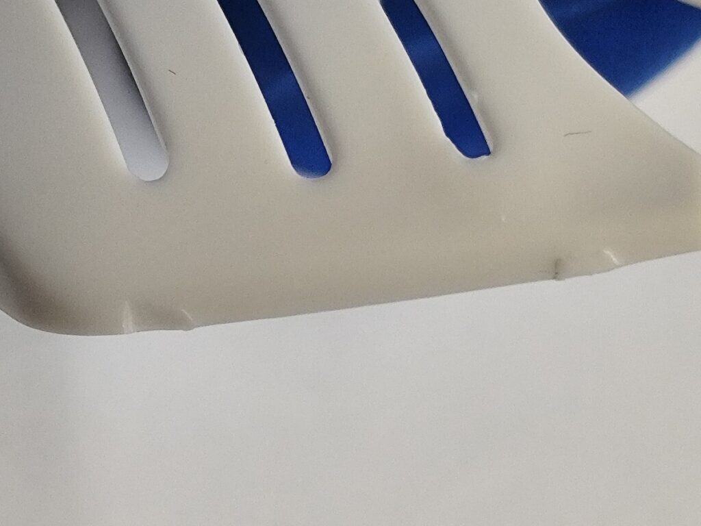 超音波カッター プラパーツの切断面