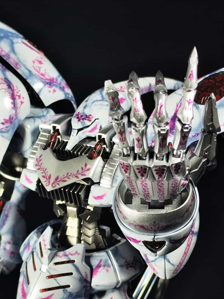 キュベレイダムド 手のアップ